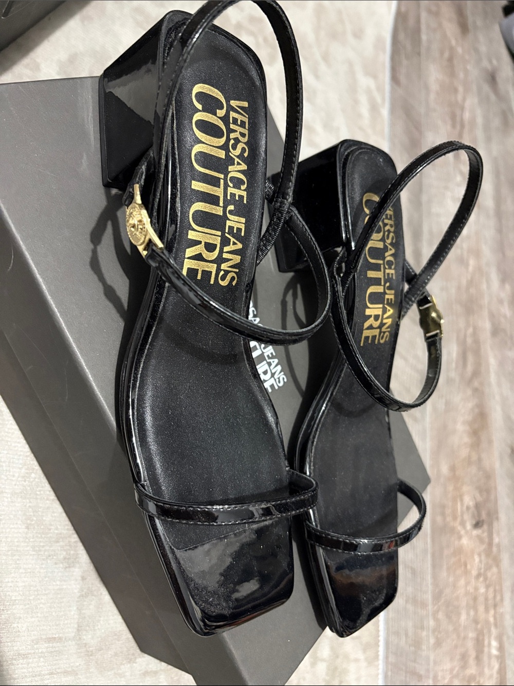 Versace sandal - Picture 4 of 7